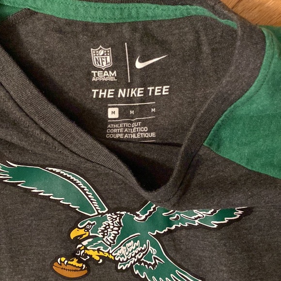 Philly eagles top with vintage eagle - Picture 4 of 4